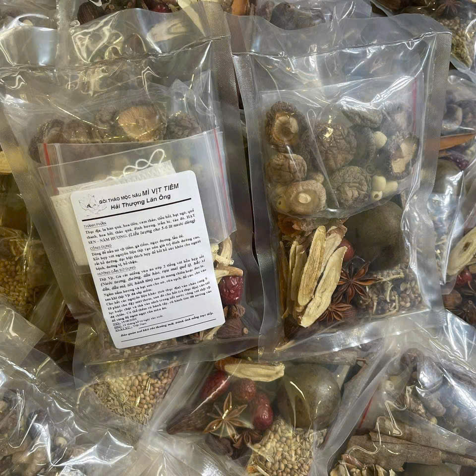 SET NẤU MÌ VỊT TIỀM.