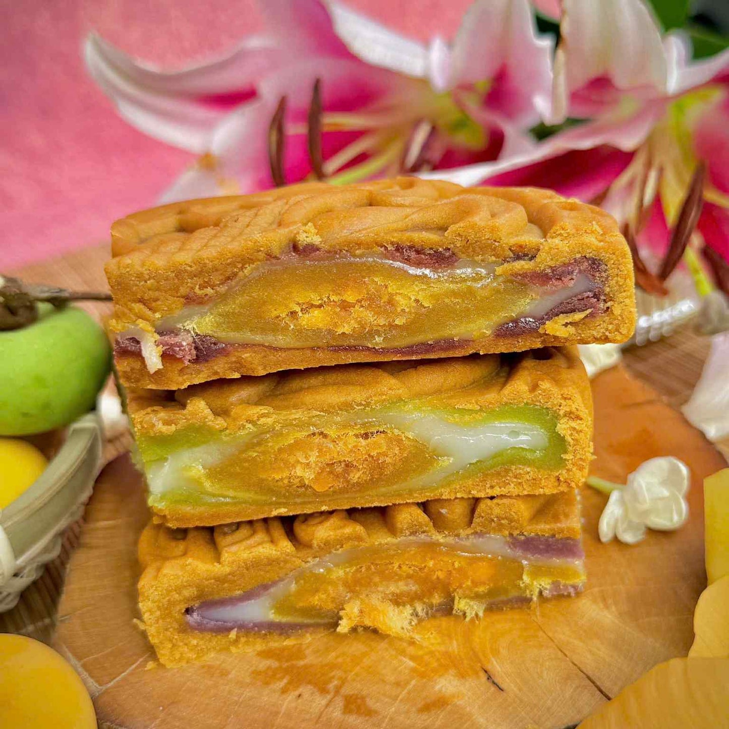 Giỏ quà tặng bánh trung thu dẻo mochi 2 trứng muối 3 vị: Khoai môn, cốm dừa, đậu đỏ