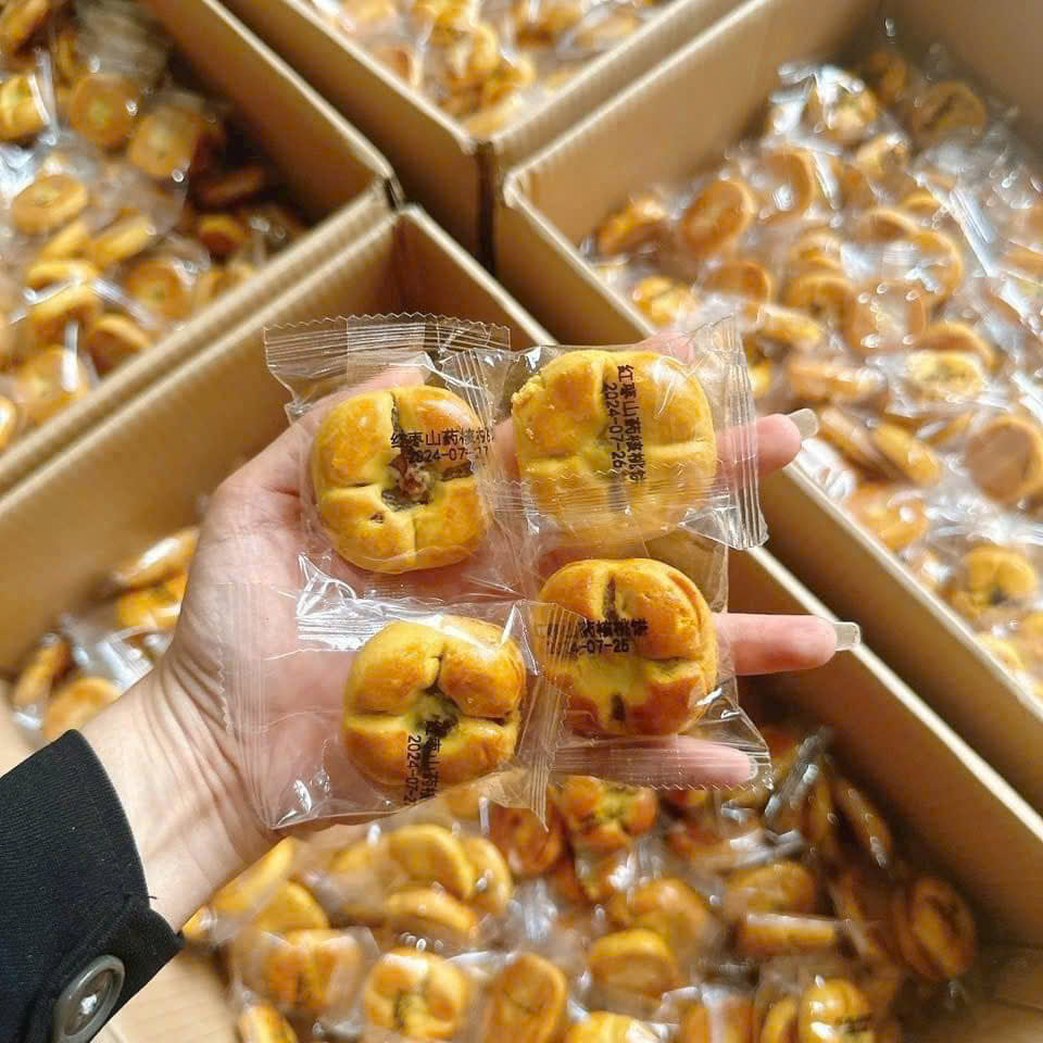 Bánh nướng óc chó táo đỏ