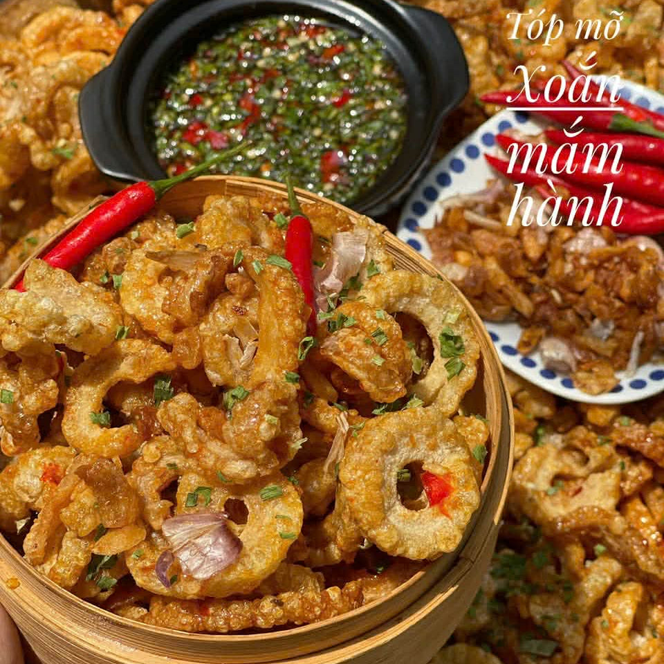 Tóp mỡ cuộn sốt mắm hành