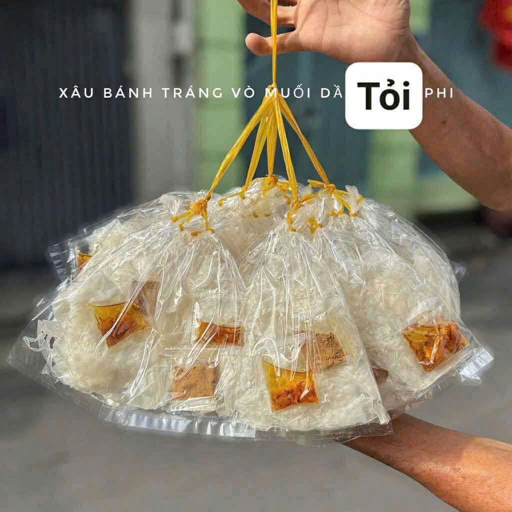 xâu bánh tráng muối vò tỏi phi